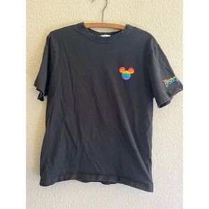 Disneyland Resort Rainbow Tee Size Medium